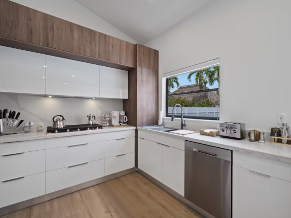 Luxury Miami Vacation Rental 3 Bedroom - Private Pool Oasis, Game Room & Family Friendly